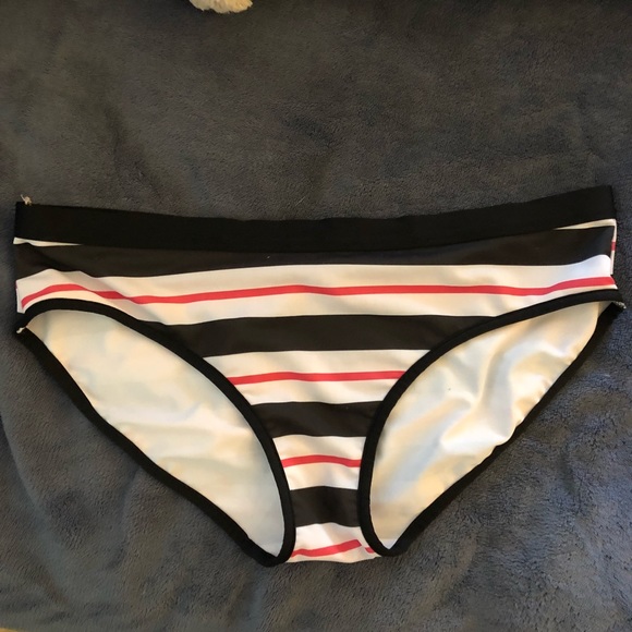 UNIF Reese Bikini - Picture 4 of 4